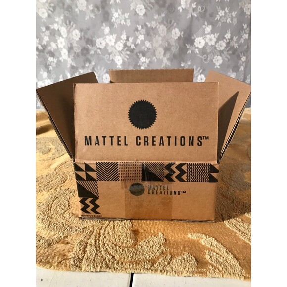 Monster High Wednesday Addams Paint in Black Fashion Pack In Shipper - Picture 5 of 5